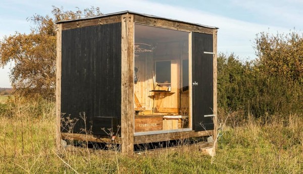 朕亨公益说「迷你小屋」风潮吹进北欧!融入自然景观的迷你环保小屋